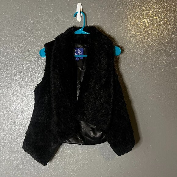 Free Planet Women’s Black Faux Fur Open Front Vest – Sleeveless Layering Piece - Picture 1 of 6